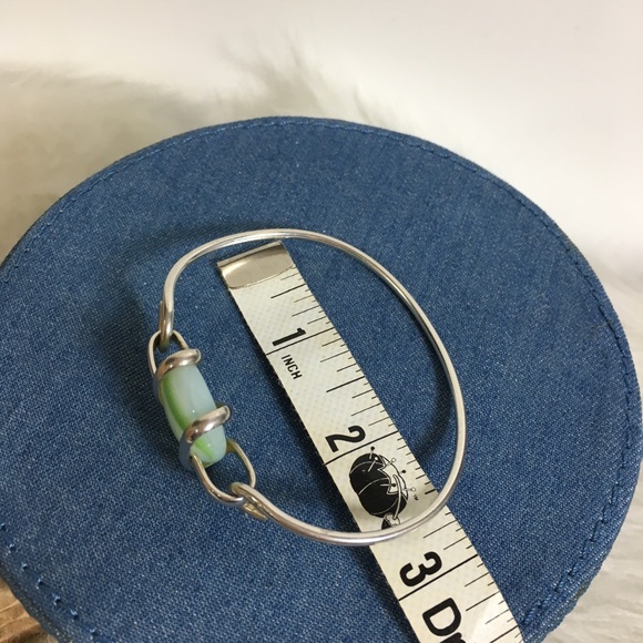 🐾 🐾Glass & Silver toned Handmade Bracelet Green - Picture 7 of 8